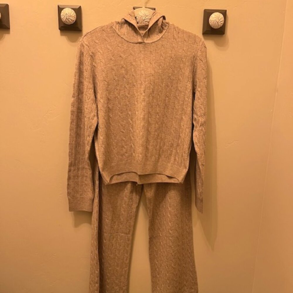 UNIQLO Two-Piece Cable Knit Pant/Sweater Hoodie Set - BEIGE - MED - NWT - Picture 14 of 16